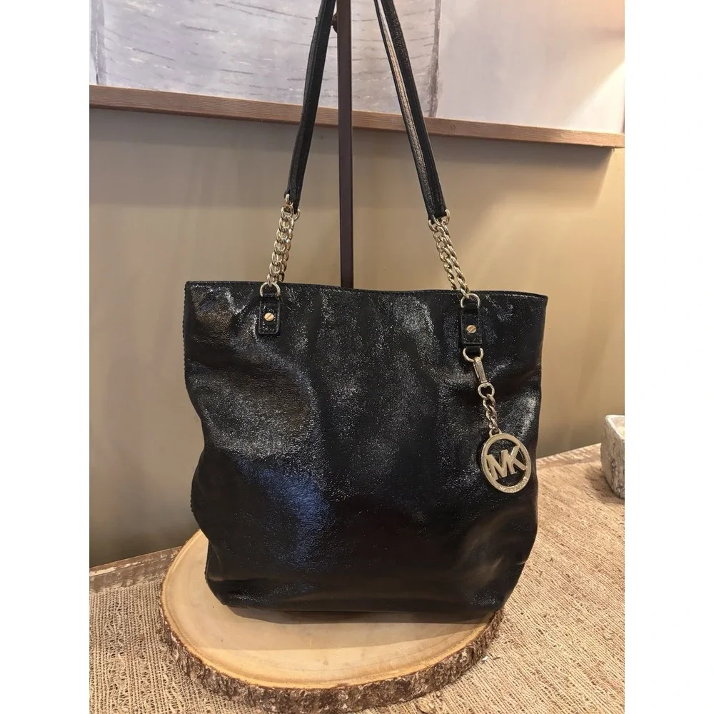 Michael Kors Large Tote Bag Black Leather Shoulder‎ Bag Chain Detail Charm
